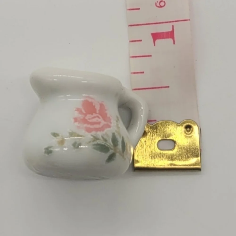 Dollhouse Teapot / Curio Figurine​​​